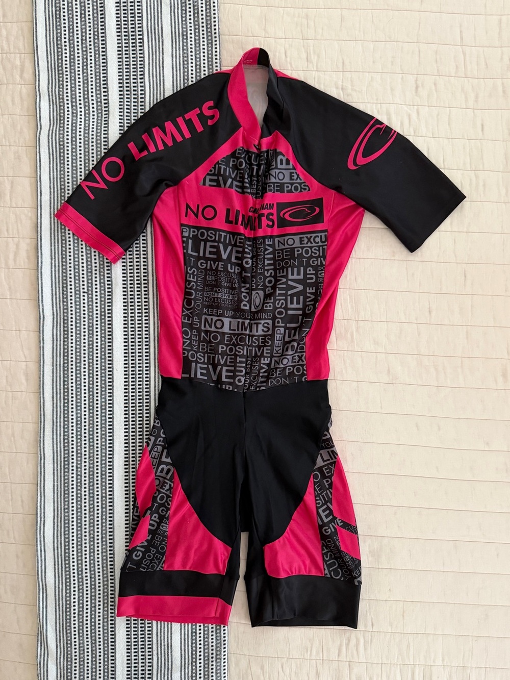 Preloved Canariam Women’s No Limits Pink & Black Speed Skating Skinsuit - Picture 2 of 10